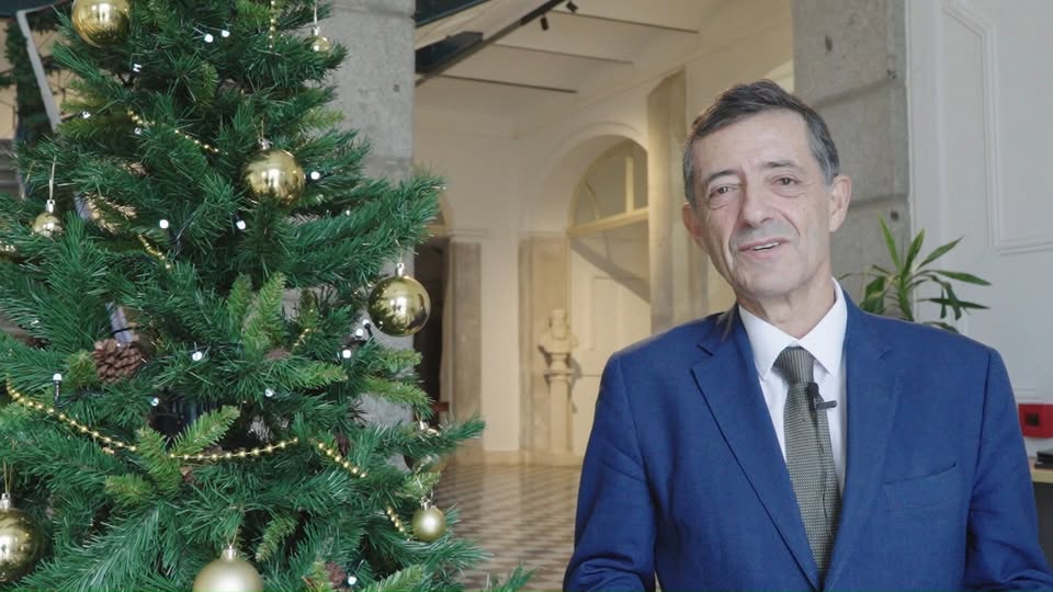 O Presidente da Câmara Municipal de Évora, Carlos Zorrinho, dirige a todos os eb…