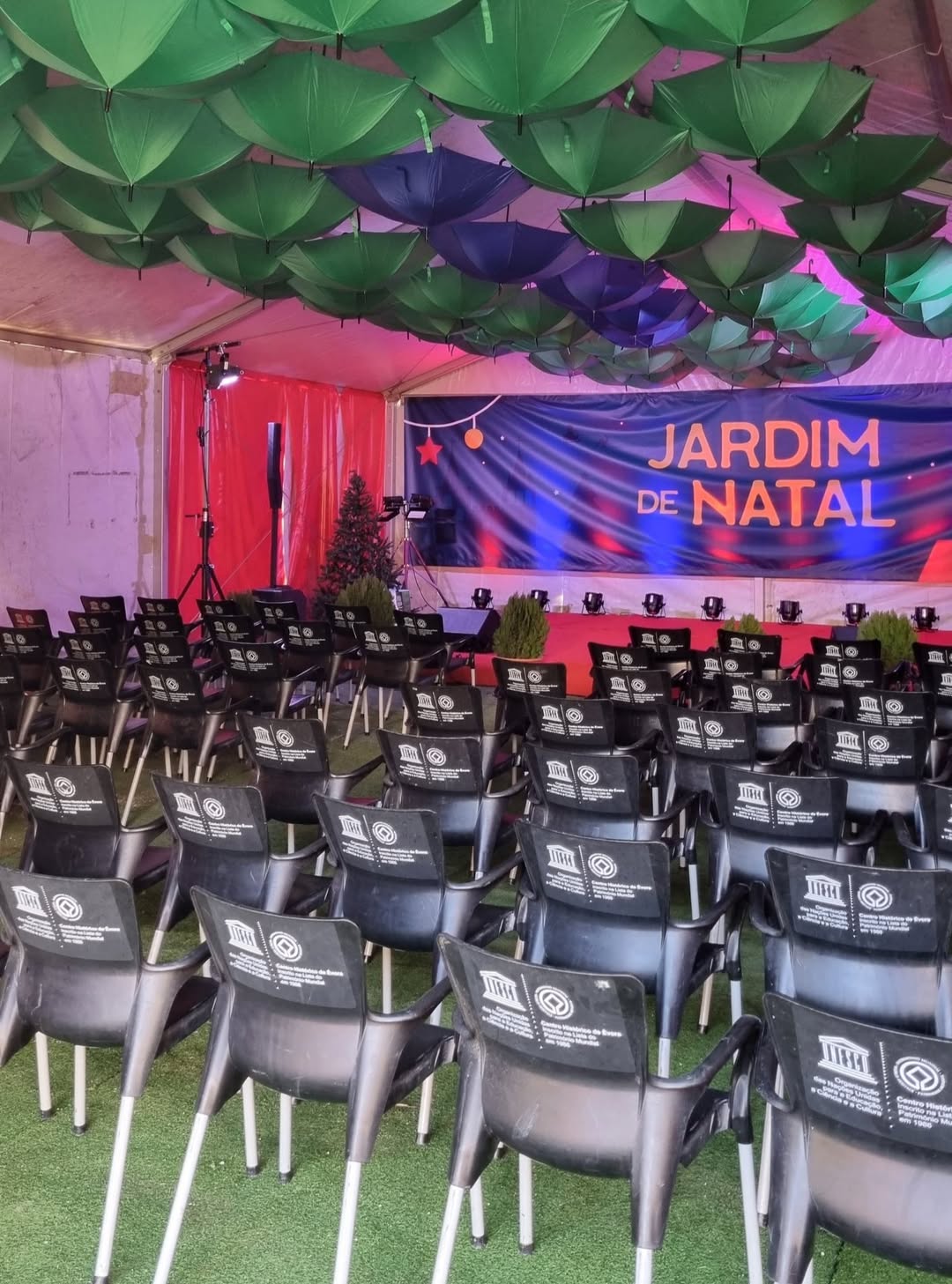 𝗜𝗻𝗳𝗼𝗿𝗺𝗮𝗰̧𝗮̃𝗼 
O espetáculo de Música do Grupo Coral e Instrumental Vozes dos Can…