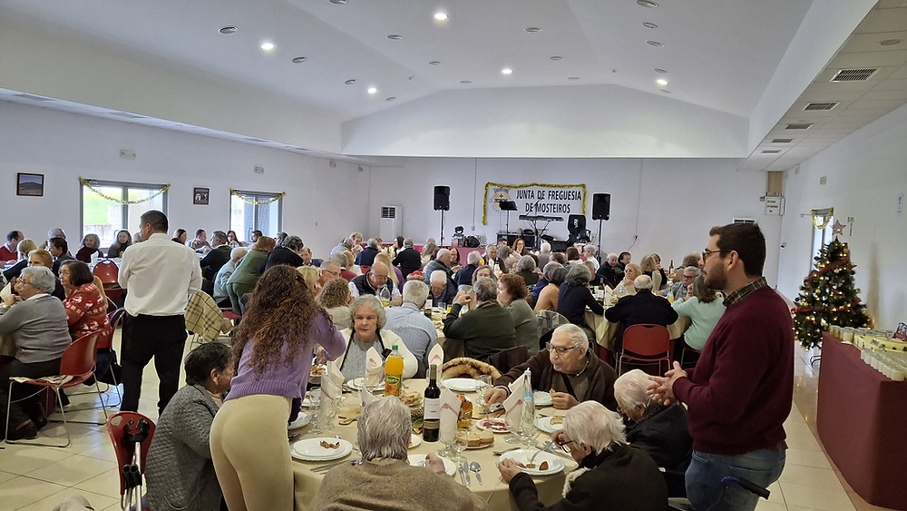 MOSTEIROS A MAIS PEQUENA FREGUESIA TEVE NATAL EM ‘GRANDE’