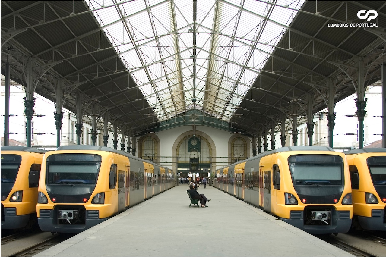 CP reforça oferta de comboios urbanos em Lisboa e no Porto na Passagem de Ano