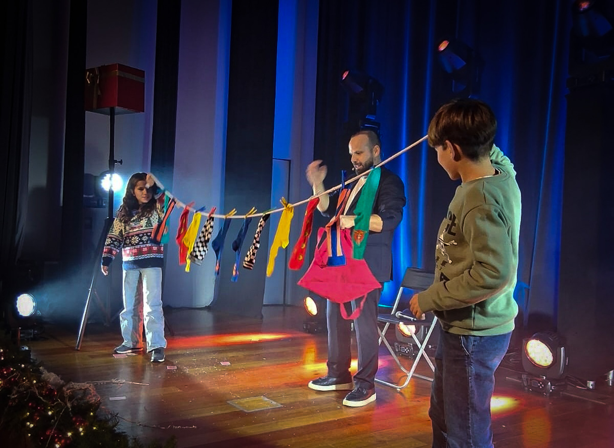 Noite de Magia levou público ao Auditório Municipal de Resende