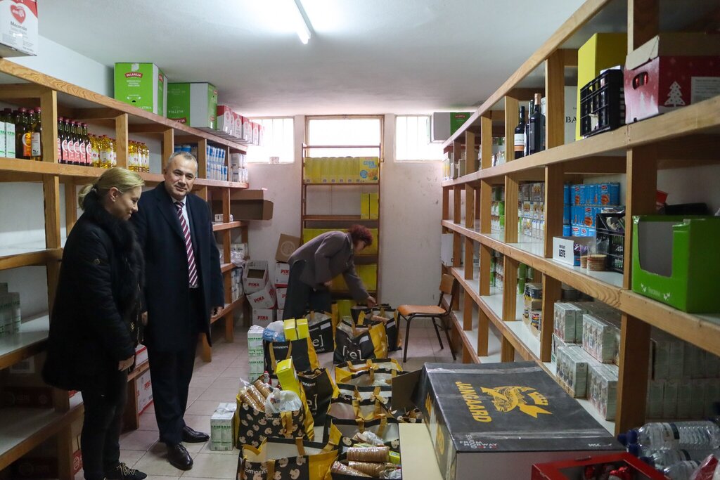 Paredes distribui 280 cabazes alimentares de Natal a famílias carenciadas