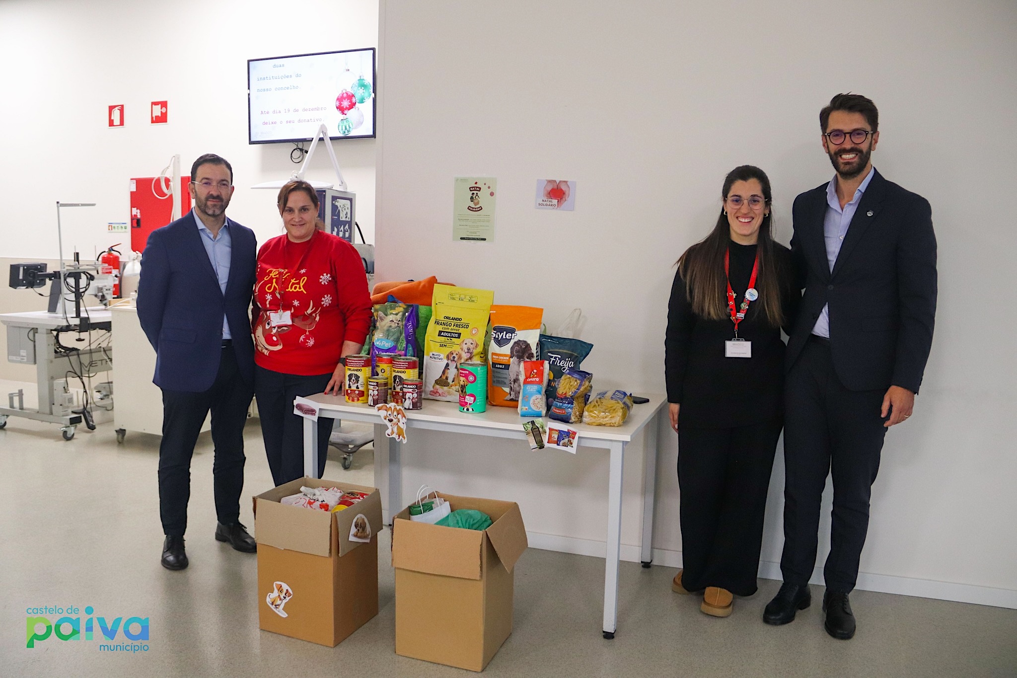 Trabalhadores da Bradco entregam donativos ao Canil Intermunicipal da Póvoa