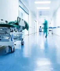 Hospitais bloqueados: Quase 2.800 doentes com alta clínica esperam vaga para sair do hospital