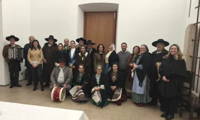 Rancho Folclórico de Fortios canta as Janeiras nos Paços do Concelho