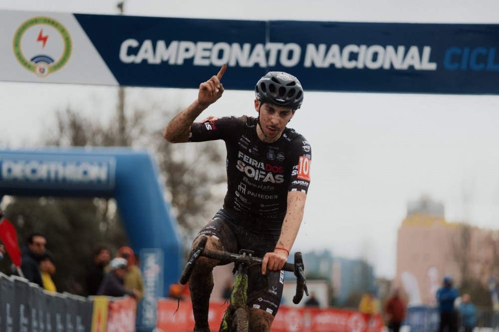 Rafael Sousa e Beatriz Guerra renovam títulos nacionais de ciclocrosse » Ciclismo + TV