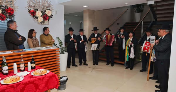 Popular conjunto musical de Arronches assinala entrada no ano novo com atuações …