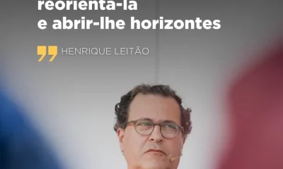 Quem ensina pode ter uma influência decisiva na vida dos estudantes. «Um profess…