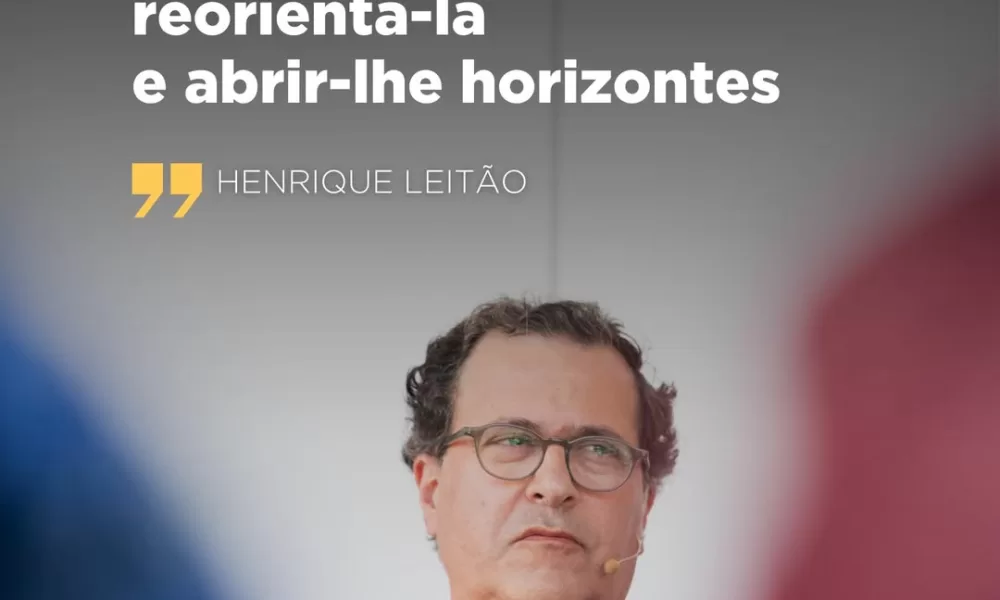 Quem ensina pode ter uma influência decisiva na vida dos estudantes. «Um profess…