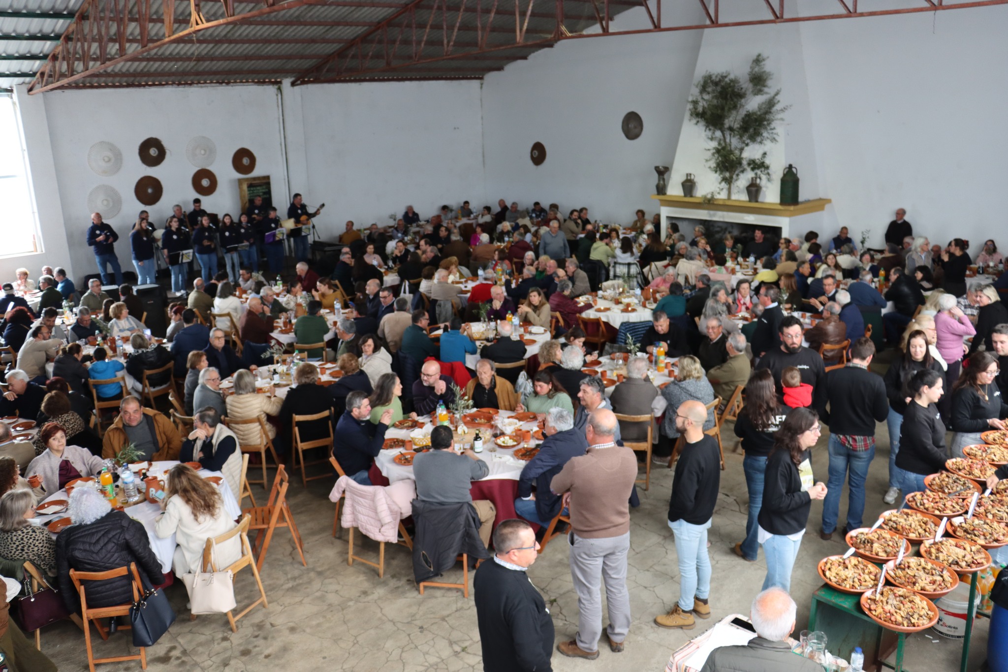 Almoço convívio das Comidas d’Azeite adiado para dia 21 de fevereiro 

O Municí…