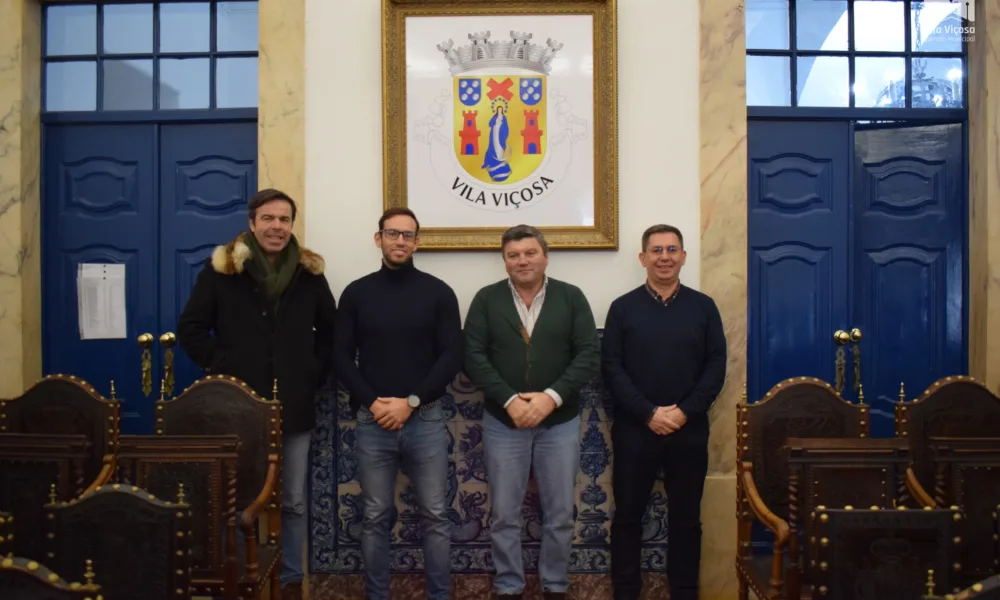 ASSINATURA DO AUTO DE CONSIGNAÇÃO DA EMPREITADA DE REABILITAÇÃO E CONSERVAÇÃO D…