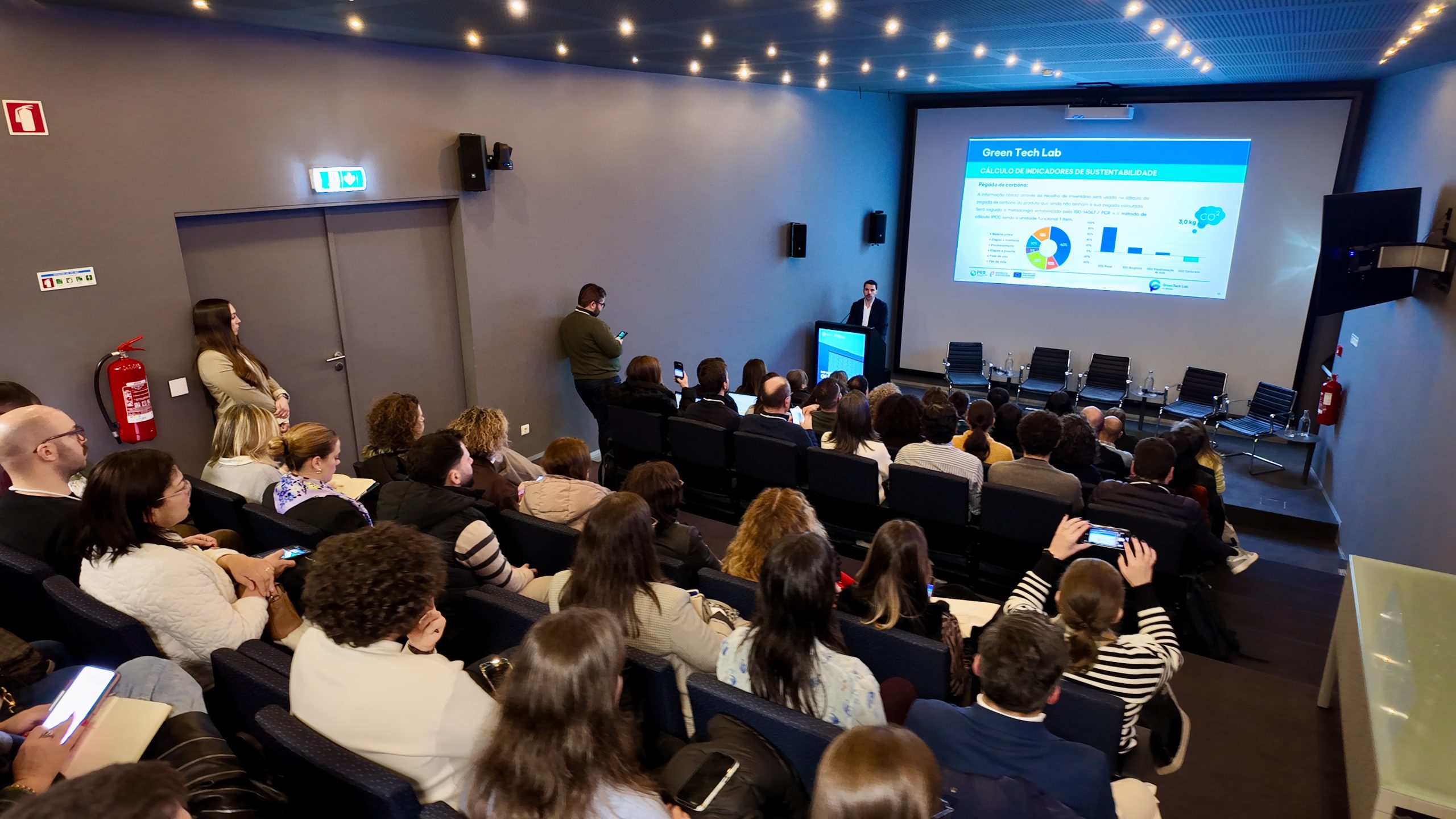 IAPMEI anuncia apoio financeiro às PME para implementação do Passaporte Digital do Produto em 2026