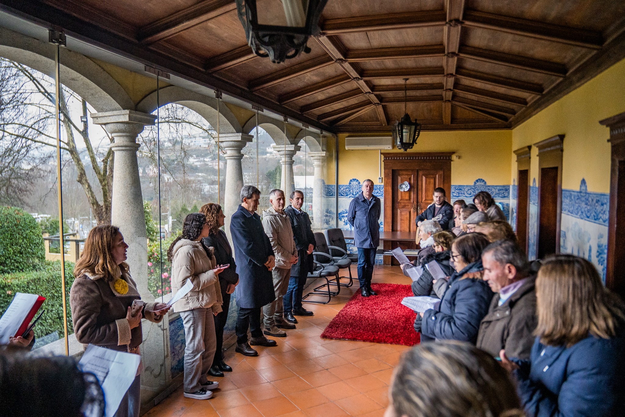 Idosos de Celorico de Basto cantam Janeiras na Câmara Municipal em visita anual