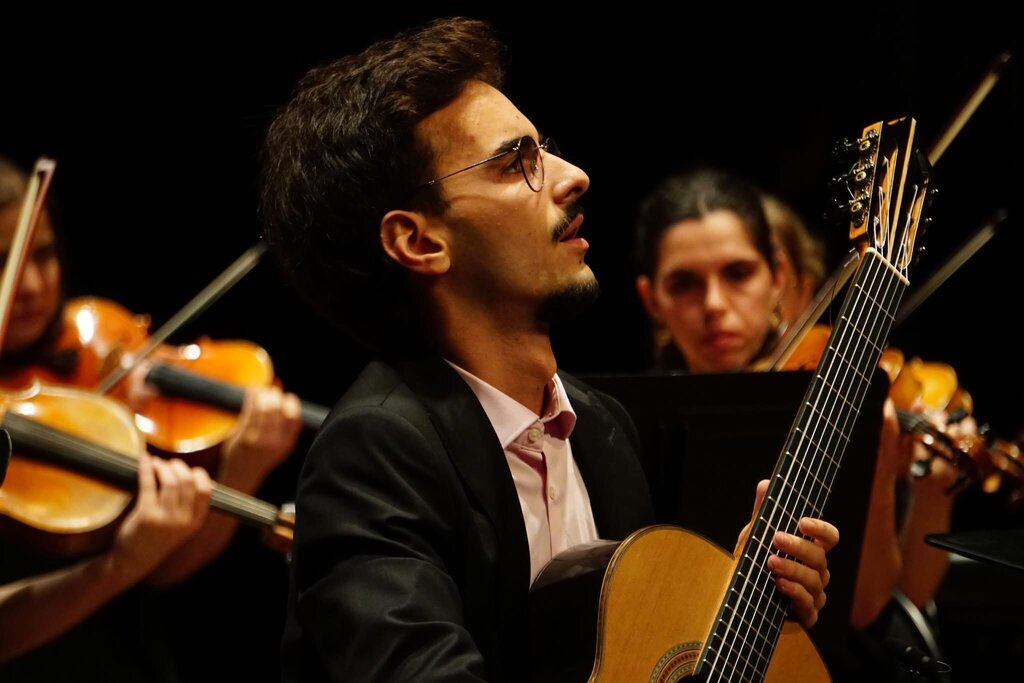 Jovem guitarrista Luís Oliveira atua em concerto gratuito em Gondalães