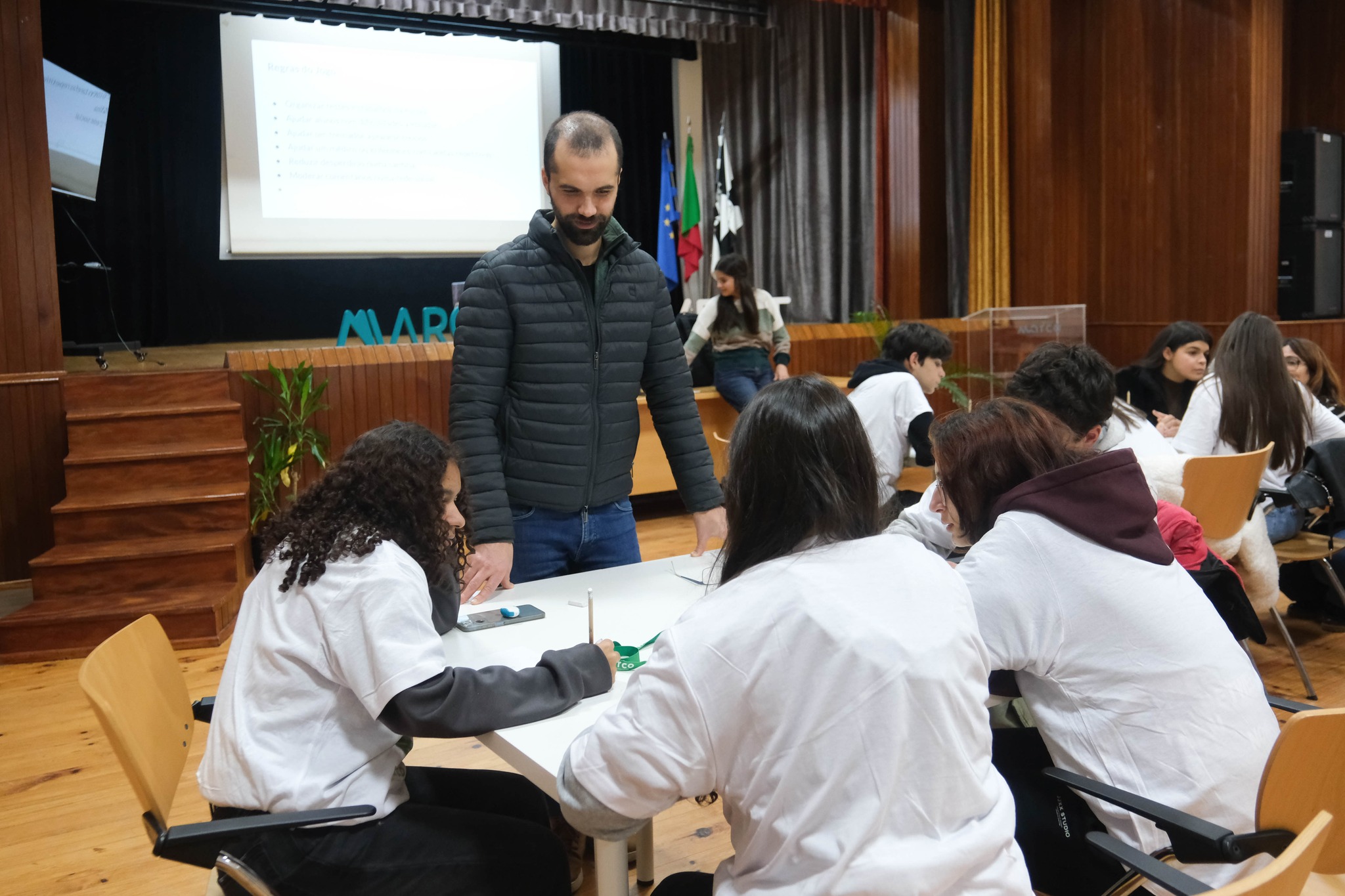 Marco investe em oficinas de Inteligência Artificial para alunos do 9.º ano