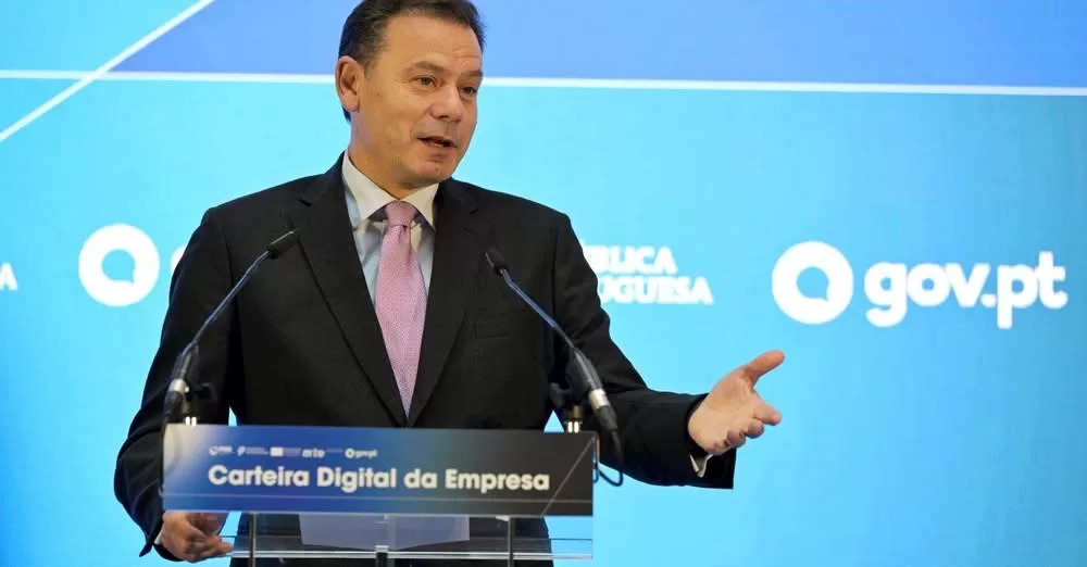 O Governo apresentou, no Porto, a Carteira Digital da Empresa – solução que cent…