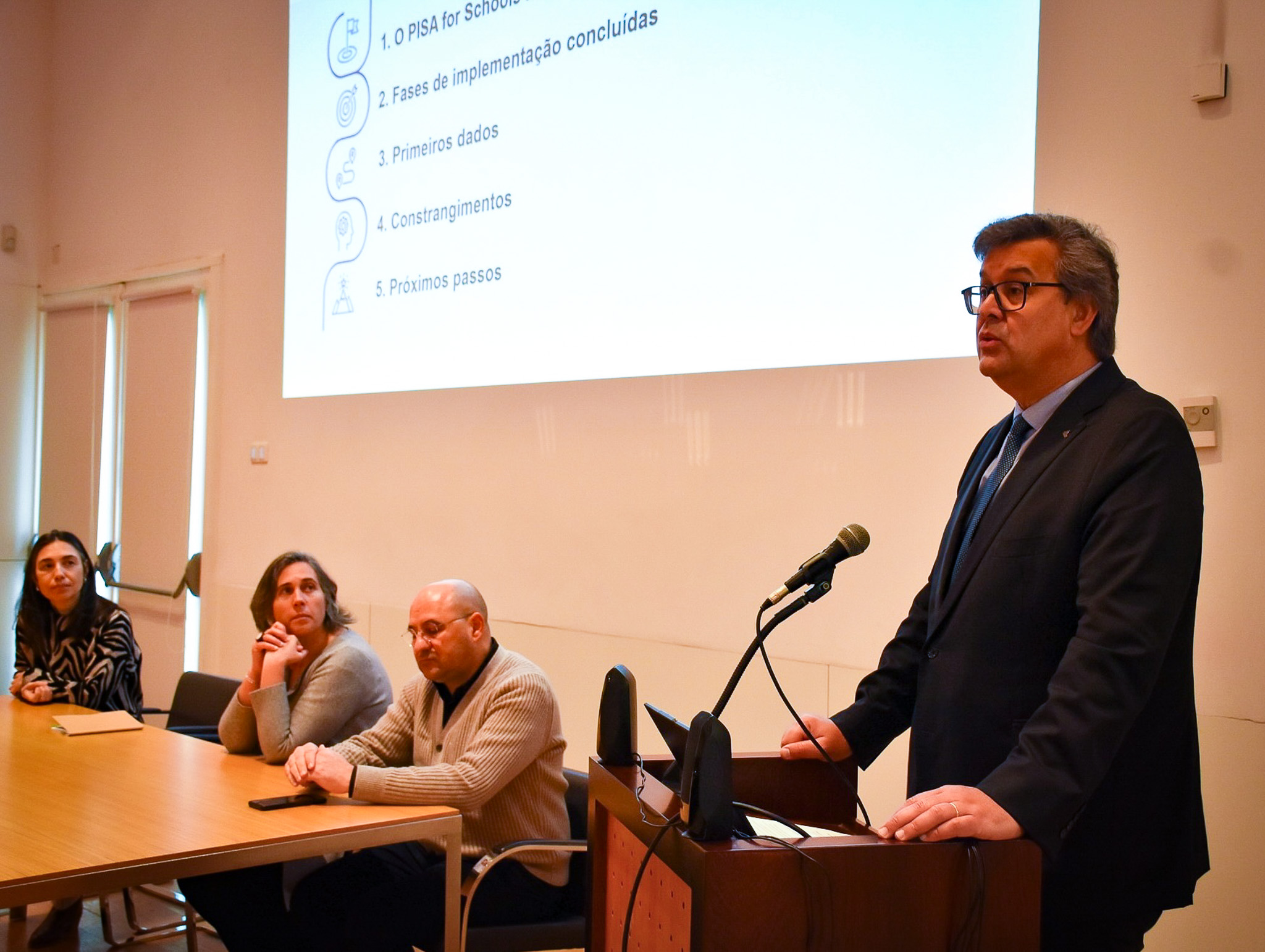 Penafiel analisa primeiros resultados do projeto internacional PISA for Schools