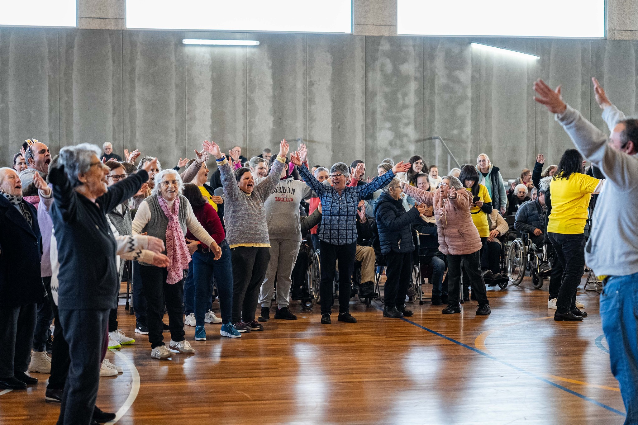 Penafiel celebra Dia do Riso com Mega Aula de Yoga do Riso para seniores