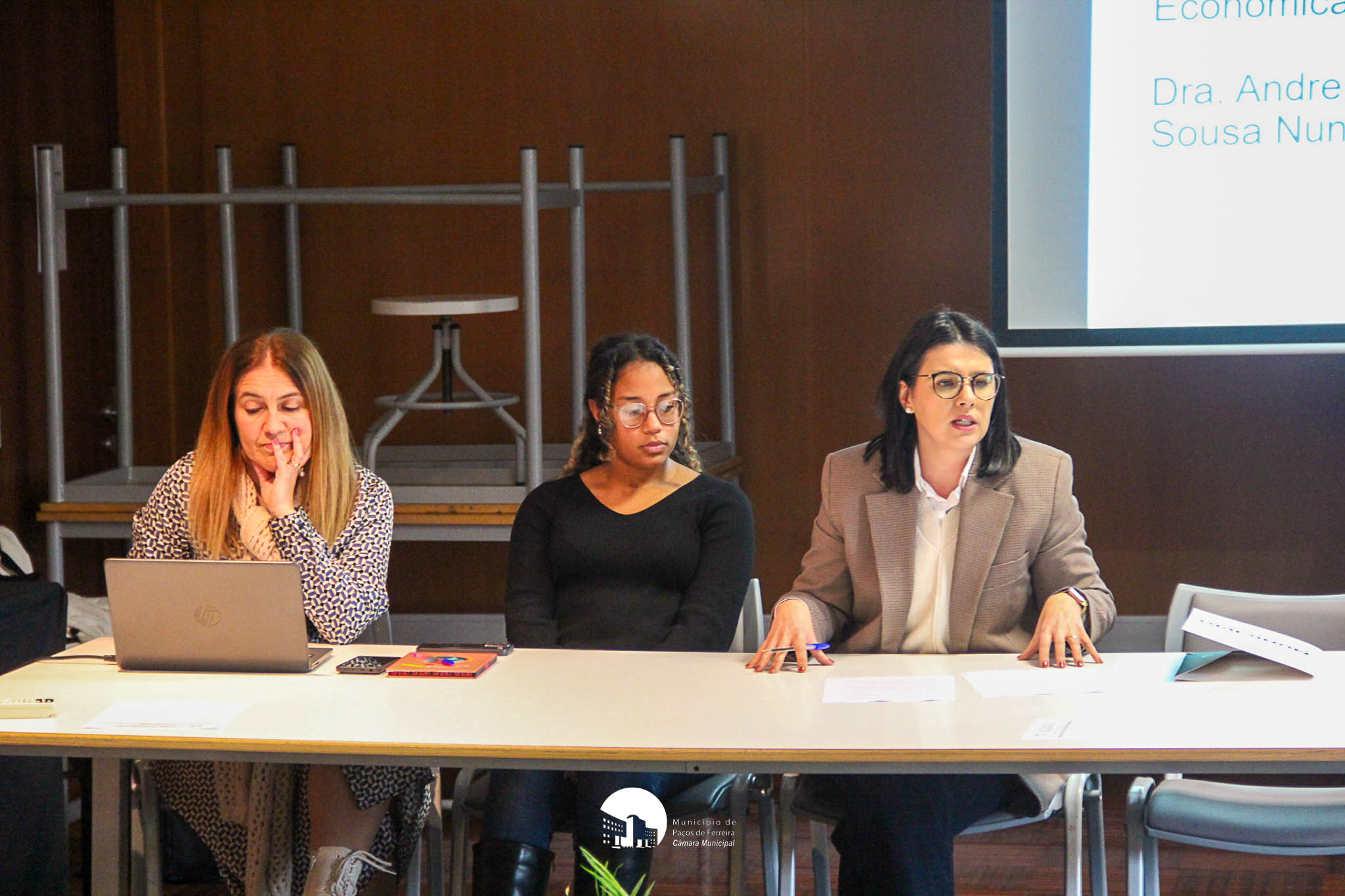 Vereadora de Paços de Ferreira sensibiliza jovens para literacia financeira em sessão escolar