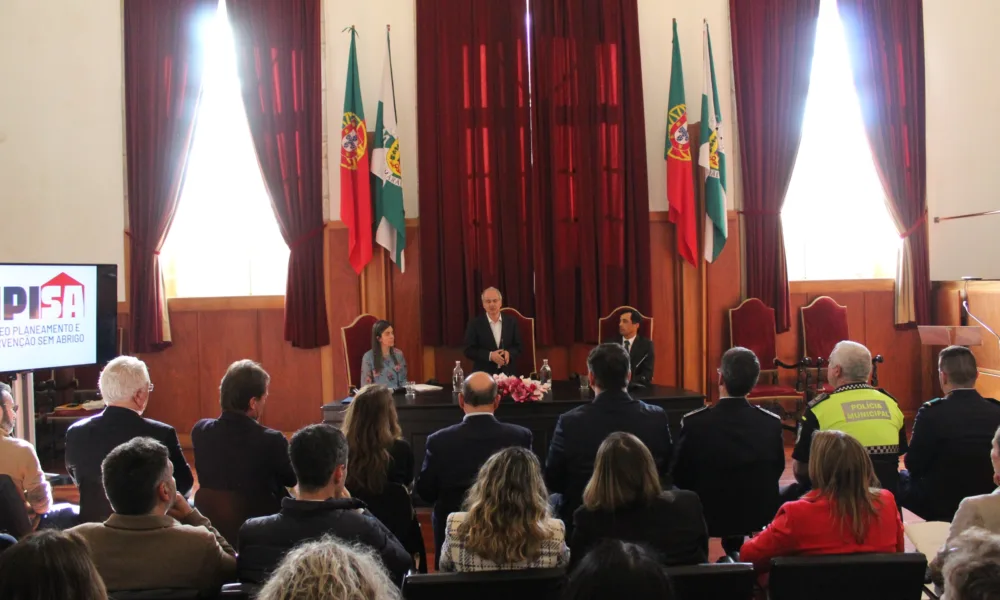 Núcleo de Planeamento e Intervenção Sem-Abrigo de Guimarães reforça cooperação com assinatura de protocolo