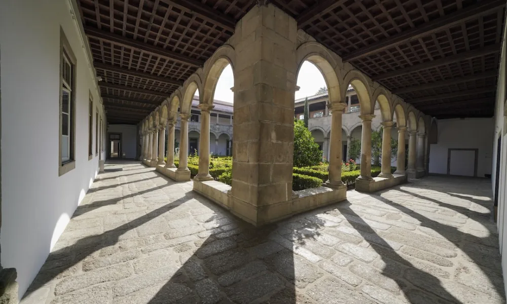Guimarães celebra Dia Mundial do Lúpus com conferência e exposições