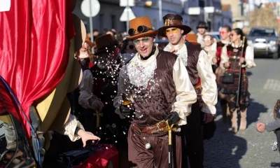 Campo Maior celebra o Carnaval: Centenas de foliões invadem as ruas da vila