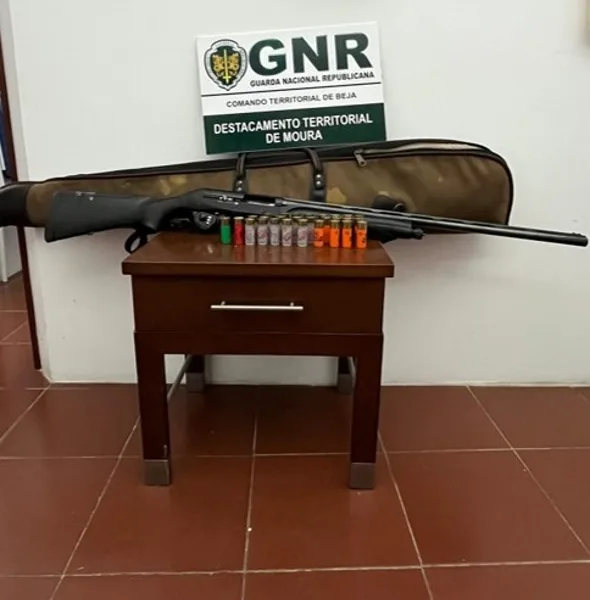 Moura: GNR detém caçador com arma ilegal durante fiscalização do SEPNA