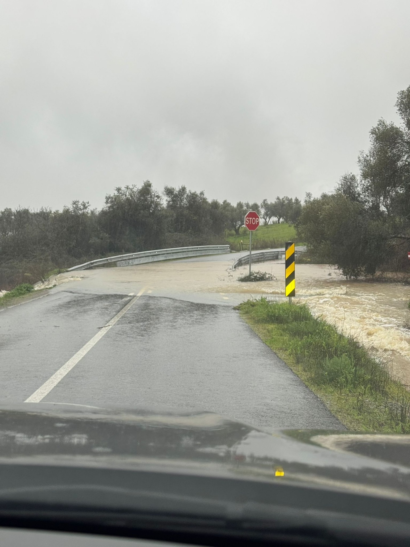 AVISO 

Estrada Municipal 353 – Fonte da Telha cortada ao trânsito, devido ao a…