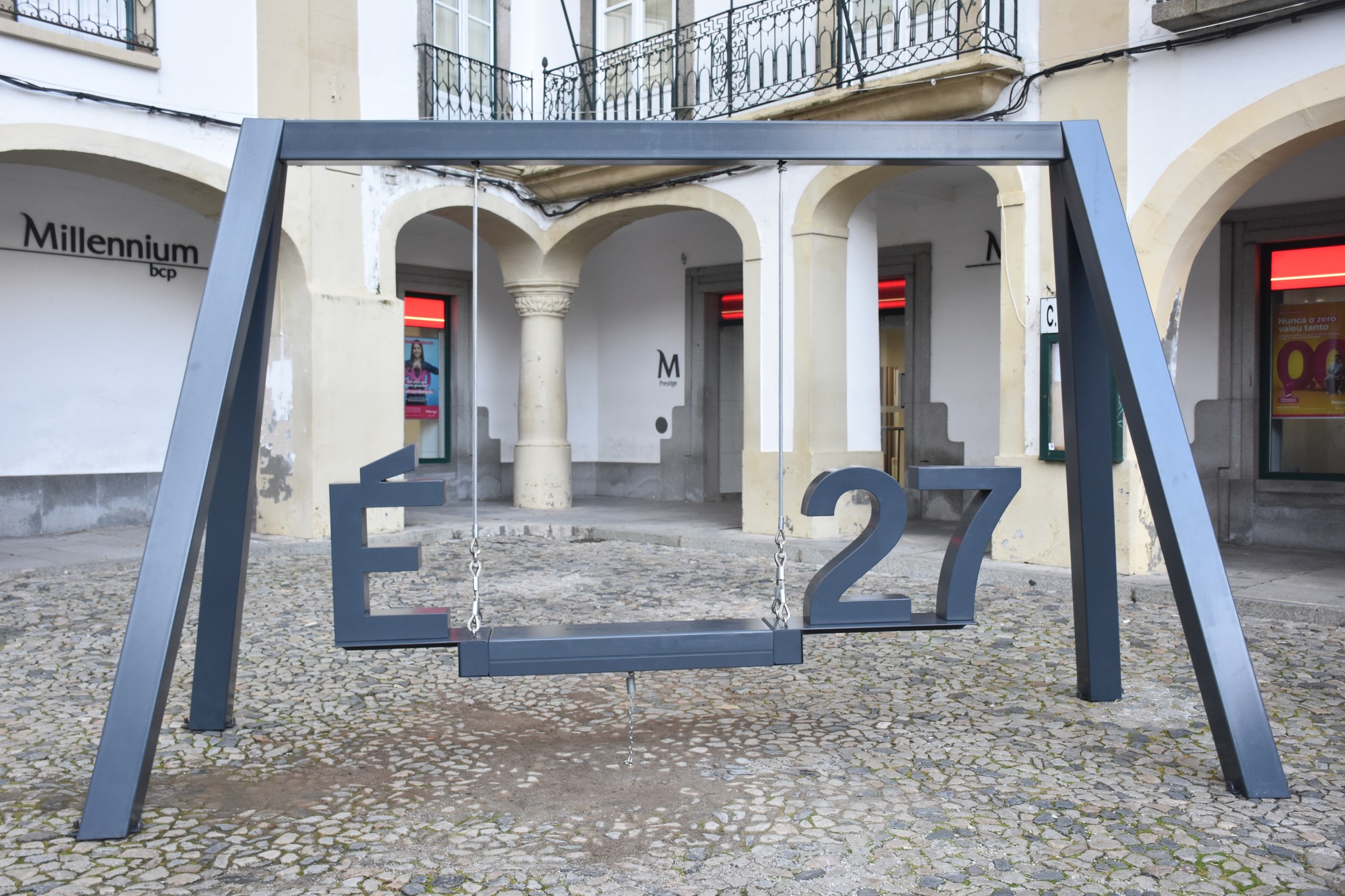 𝗜𝗻𝘀𝘁𝗮𝗹𝗮𝗰̧𝗮̃𝗼 𝗱𝗲 𝗮𝗿𝘁𝗲 𝘂𝗿𝗯𝗮𝗻𝗮 𝗻𝗮 𝗣𝗿𝗮𝗰̧𝗮 𝗱𝗲 𝗚𝗶𝗿𝗮𝗹𝗱𝗼 𝗱𝗮́ 𝗯𝗮𝗹𝗮𝗻𝗰̧𝗼 𝗮 𝗘́𝘃𝗼𝗿𝗮_𝟮𝟳

A Pra…