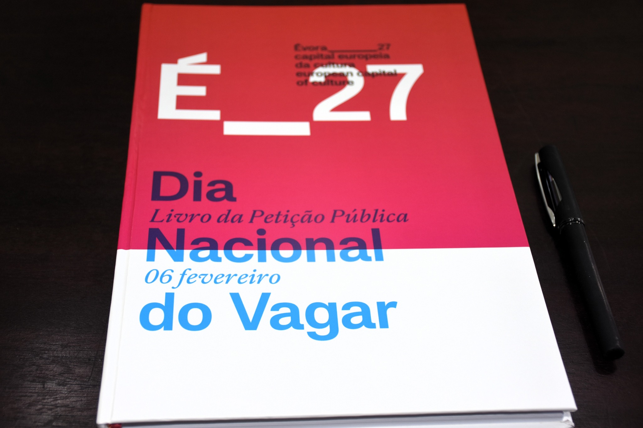 𝗣𝗲𝘁𝗶𝗰̧𝗮̃𝗼 𝗽𝘂́𝗯𝗹𝗶𝗰𝗮 𝗽𝗮𝗿𝗮 𝗶𝗻𝘀𝘁𝗶𝘁𝘂𝗶𝗰̧𝗮̃𝗼 𝗱𝗼 𝗗𝗶𝗮 𝗡𝗮𝗰𝗶𝗼𝗻𝗮𝗹 𝗱𝗼 𝗩𝗮𝗴𝗮𝗿 𝗳𝗼𝗶 𝗮𝗽𝗿𝗲𝘀𝗲𝗻𝘁𝗮𝗱𝗮 𝗻…