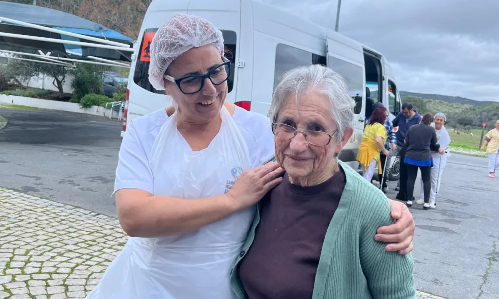 Utentes da Misericórdia de Mértola regressam a casa após uma semana de evacuação