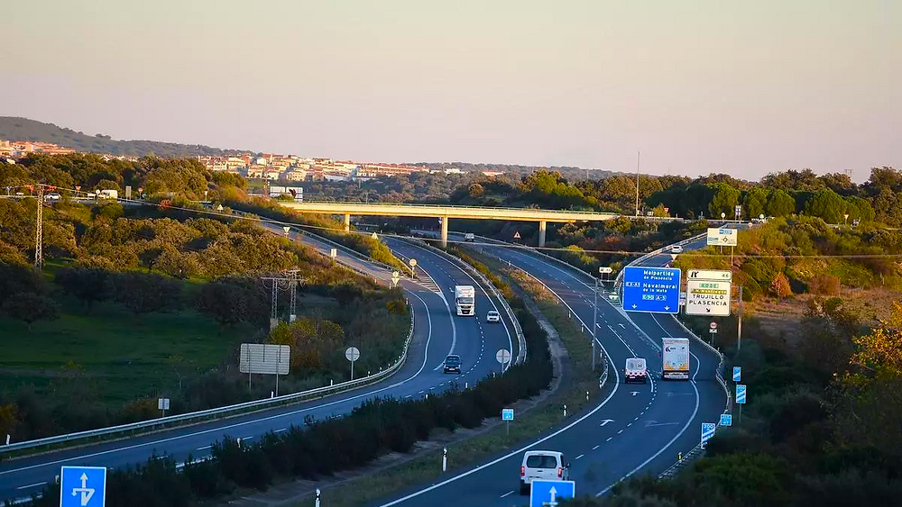 O corredor Madrid-Lisboa por Cáceres encara o seu início depois do sim português