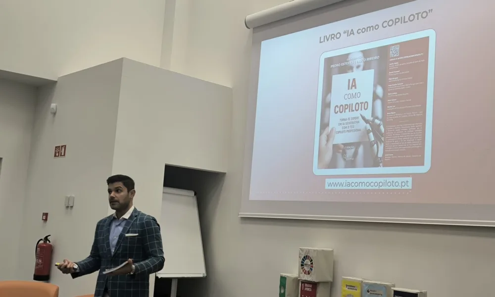 A CCDR Algarve marcou presença na sessão de apresentação do livro “IA como COPI…