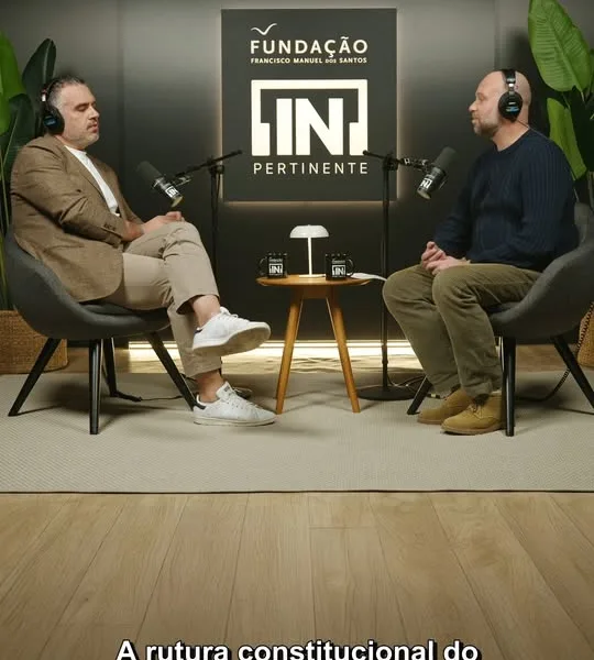 A Constituição portuguesa data de 1976, mas continua a continua a ser muito «ava…