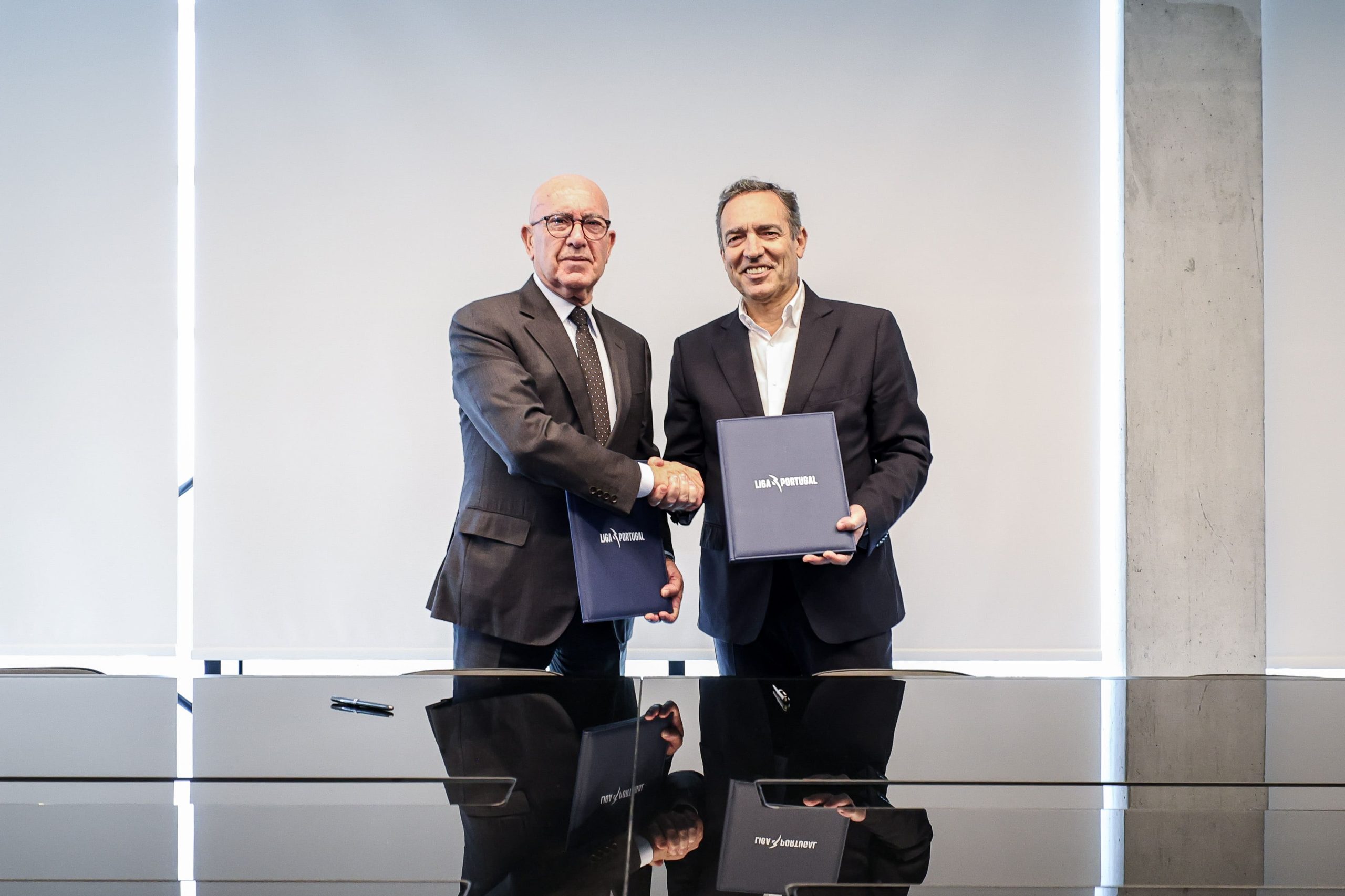 AF Porto e Liga Portugal assinam protocolo de cooperação para partilha de recursos e infraestruturas