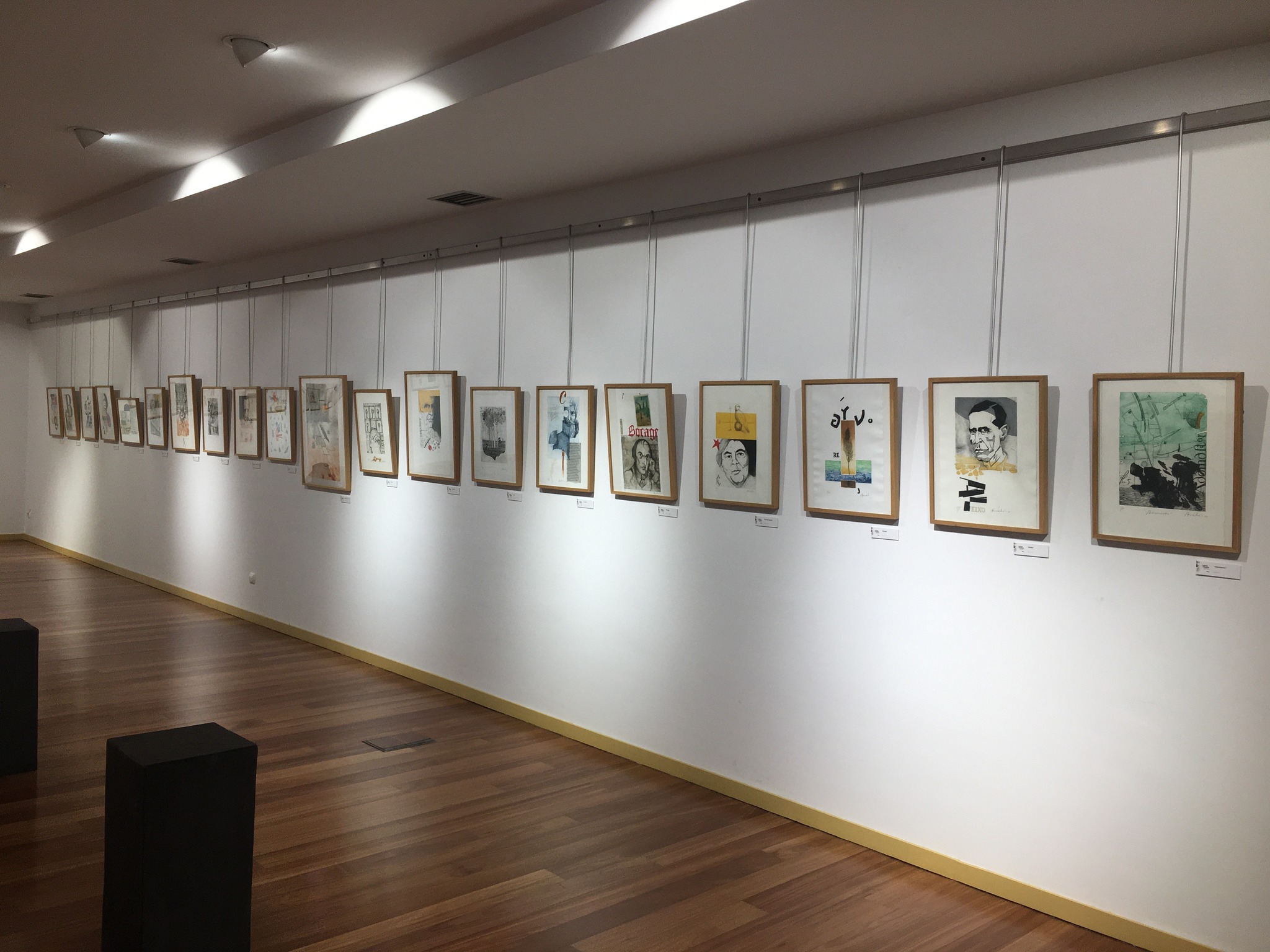 Biblioteca Municipal de Lousada acolhe exposição de gravuras de Aurélio Mesquita dedicada a poetas e letras