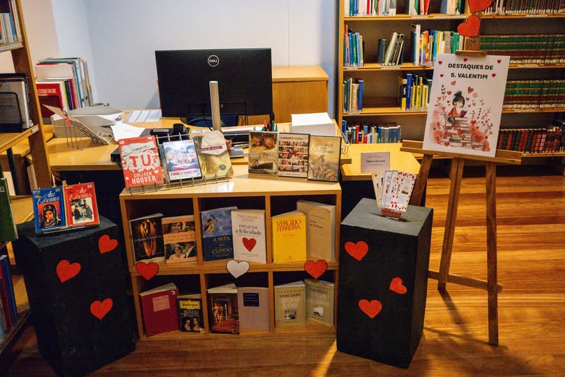 Biblioteca Municipal de Lousada celebra Dia dos Namorados com distribuição de cartões literários