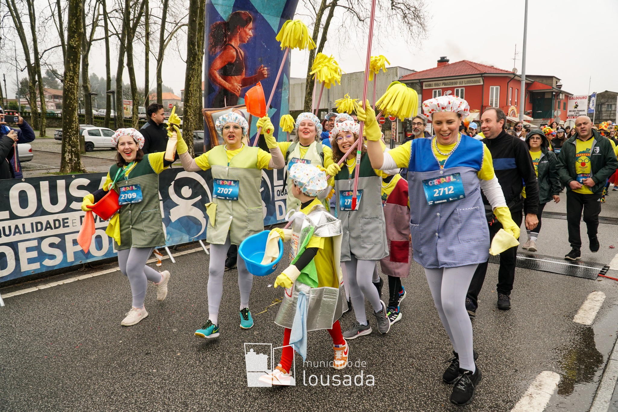 Corrida de Carnaval reúne 2300 participantes em Lousada num misto de desporto e folia