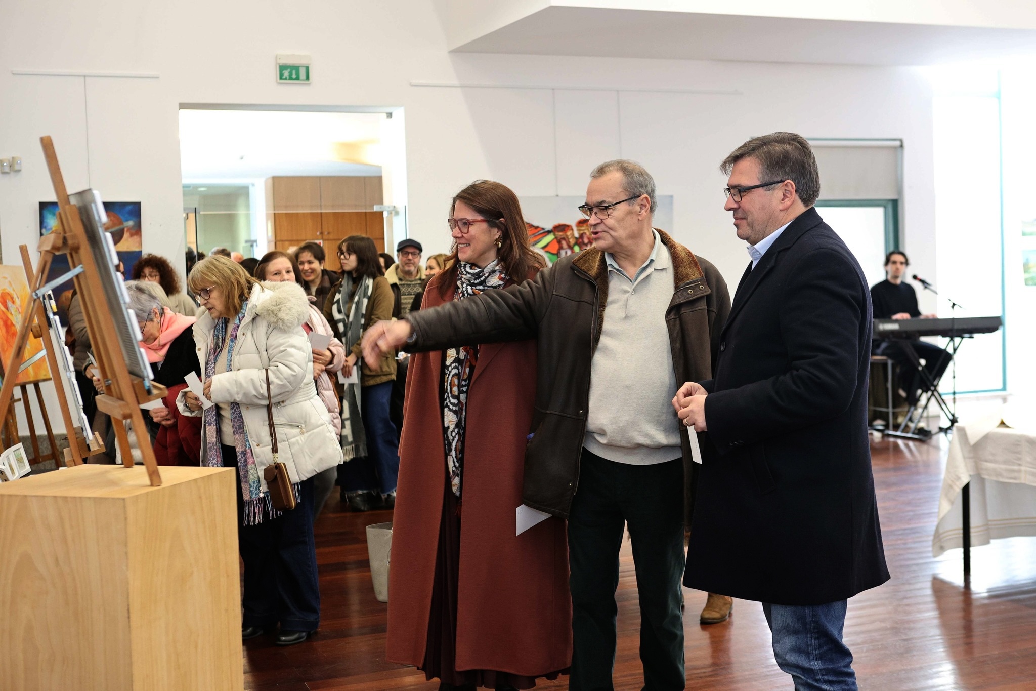 Exposição de Luís Cortez inaugurada no Museu Municipal de Resende com visita guiada pelo autor