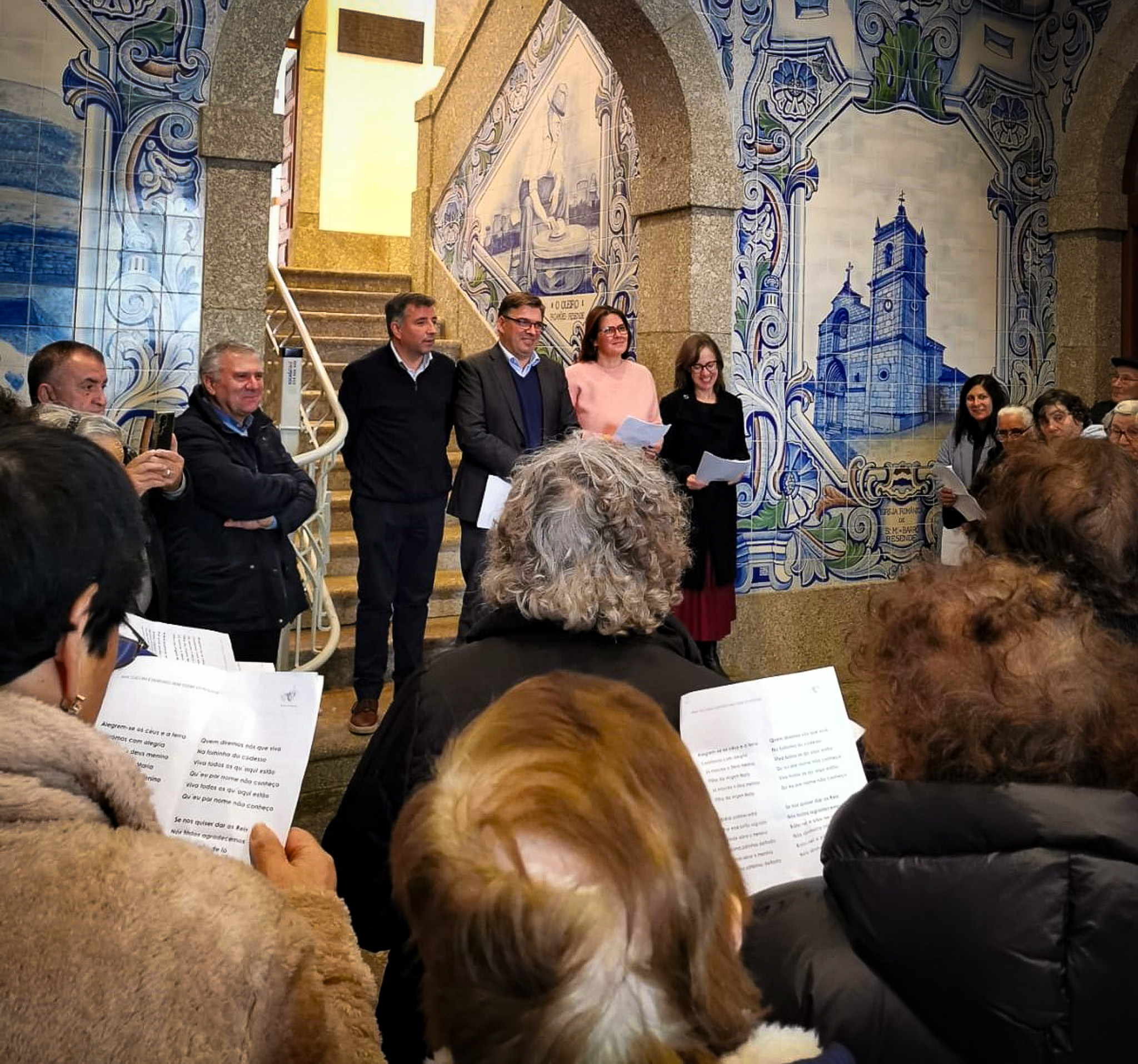 Grupos séniores de Resende mantêm viva tradição das Janeiras com atuação no edifício municipal