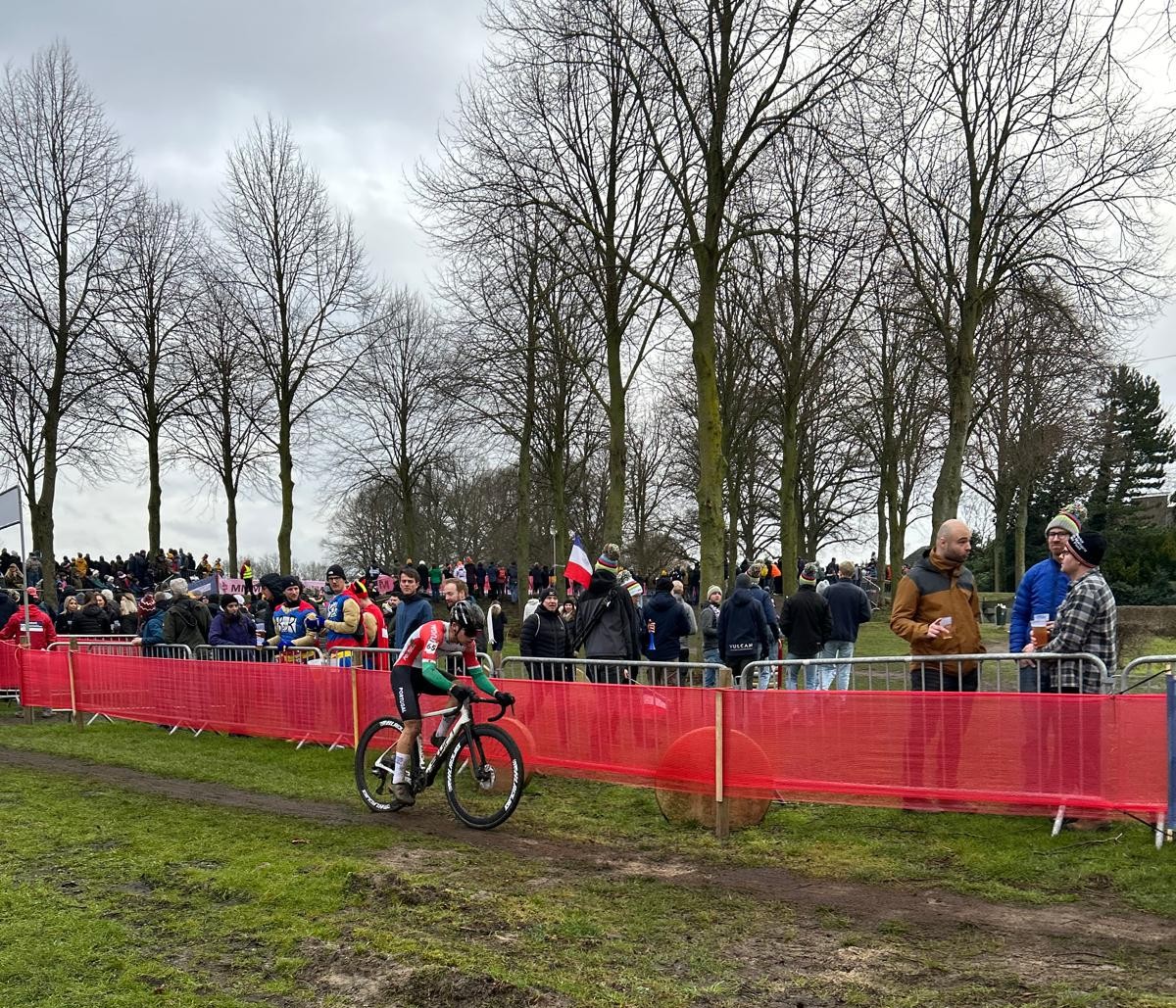 João Vigário e Hugo Ramalho estrearam por Portugal a categoria Júnior no Mundial de Ciclocrosse » Ciclismo + TV