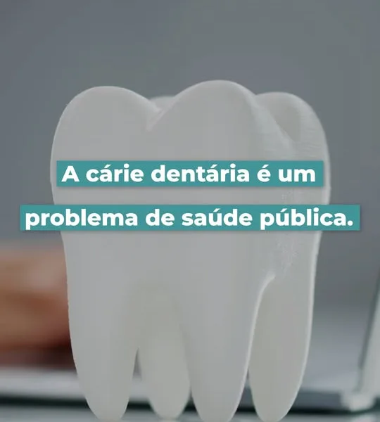 Lavar os dentes diariamente, evitar alimentos com açúcar e adotar uma alimentaçã…