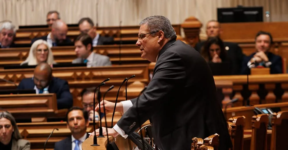 O Governo apresentou uma proposta de Lei para criar um regime de simplificação a…