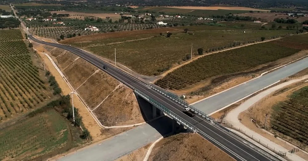 O Governo determinou a realização de uma avaliação técnica independente às infra…