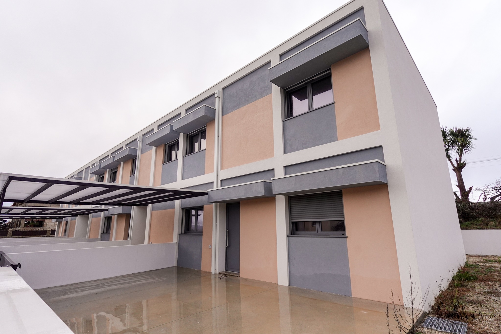 Presidente da Câmara de Lousada acompanha obras de edifício para arrendamento acessível