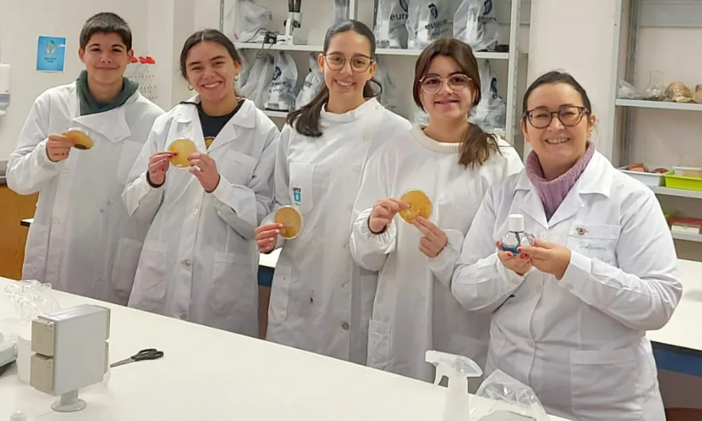 Faculdade de Ciências da U.Porto leva microbiologia às escolas
