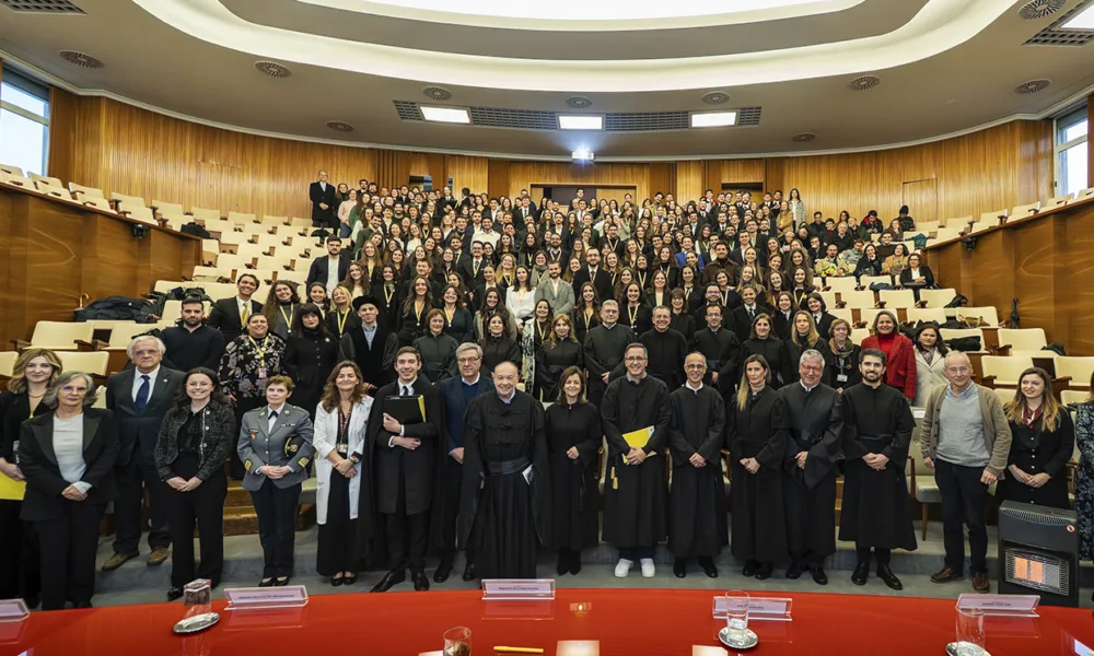 Futuros médicos da FMUP despediram-se em festa da faculdade