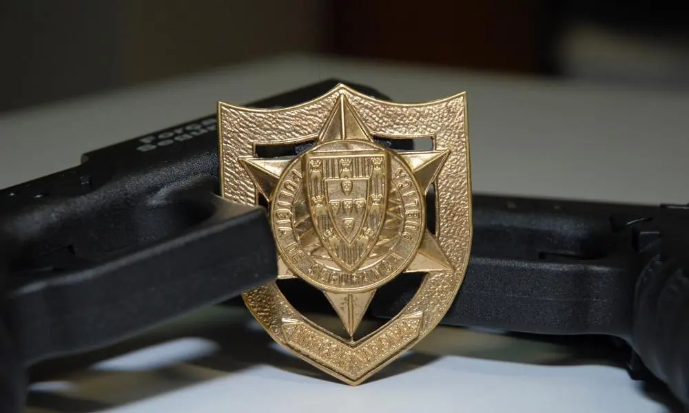 PSP detém dois homens  por violência doméstica e arma ilegal
