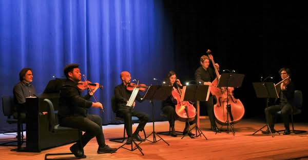 Quinteto de cordas e piano da Orquestra Sinfónica de Lisboa proporcionou um espe…