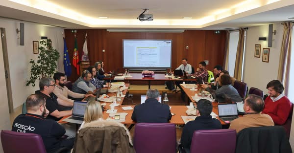 Serviços municipais juntaram-se para abordarem alguns aspetos relacionados com o…